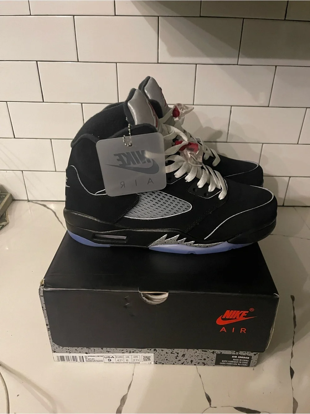 Mens Retro 5 Metallic Size 9.